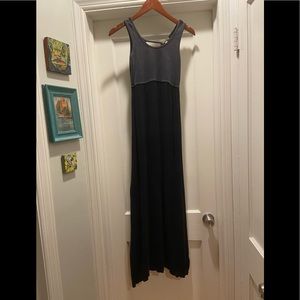 Black & Grey Boutique Anamá Maxi Dress size Small